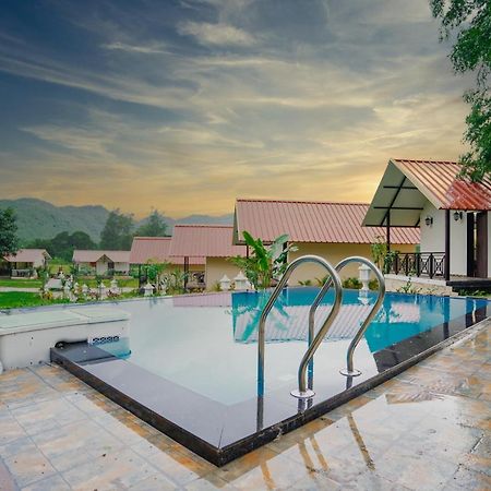 Ninad Homestays Karjat Esterno foto