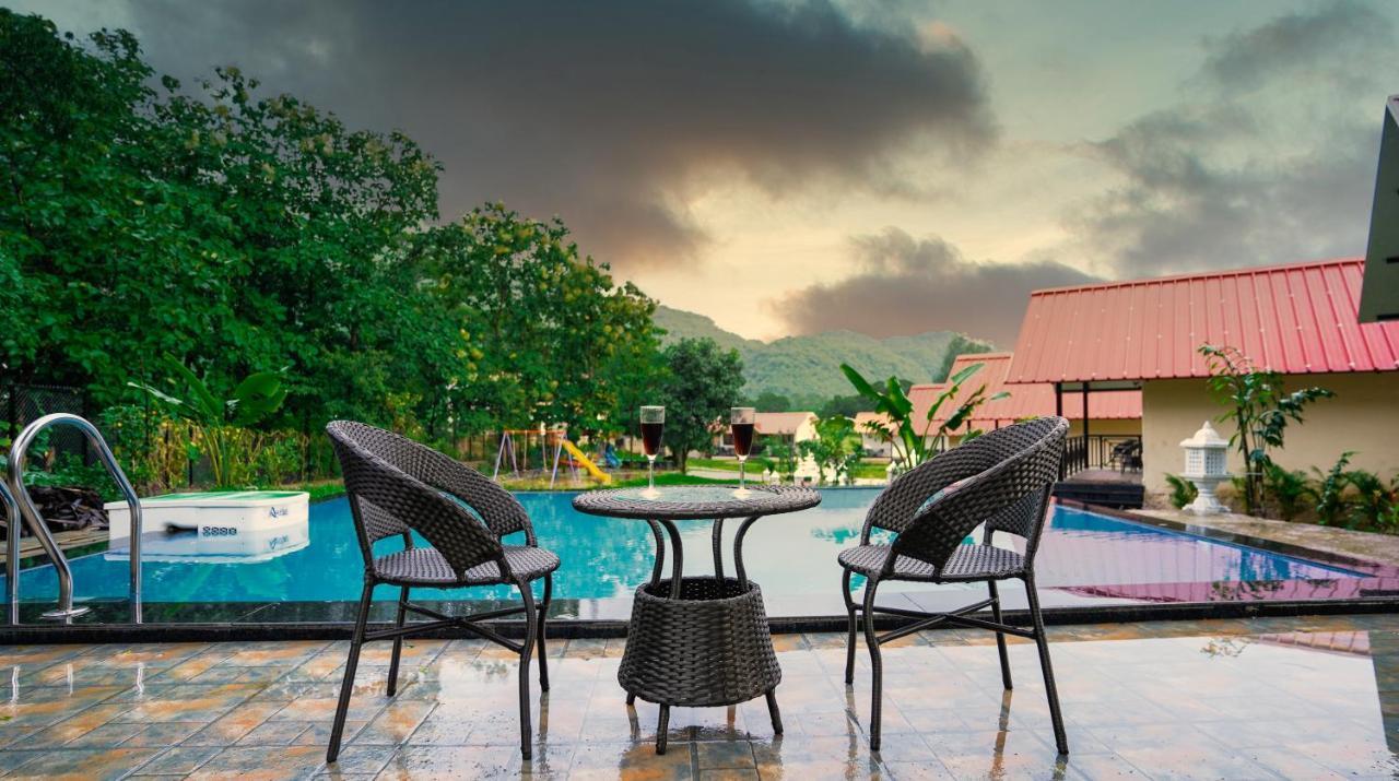 Ninad Homestays Karjat Esterno foto