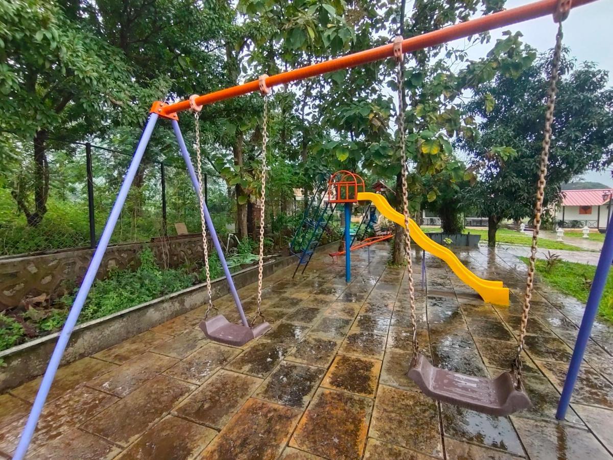 Ninad Homestays Karjat Esterno foto
