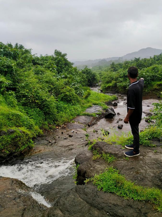 Ninad Homestays Karjat Esterno foto